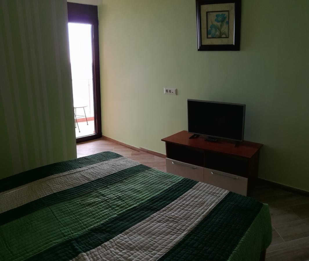Apartment Sea Space 3 Dobra Voda Exterior photo